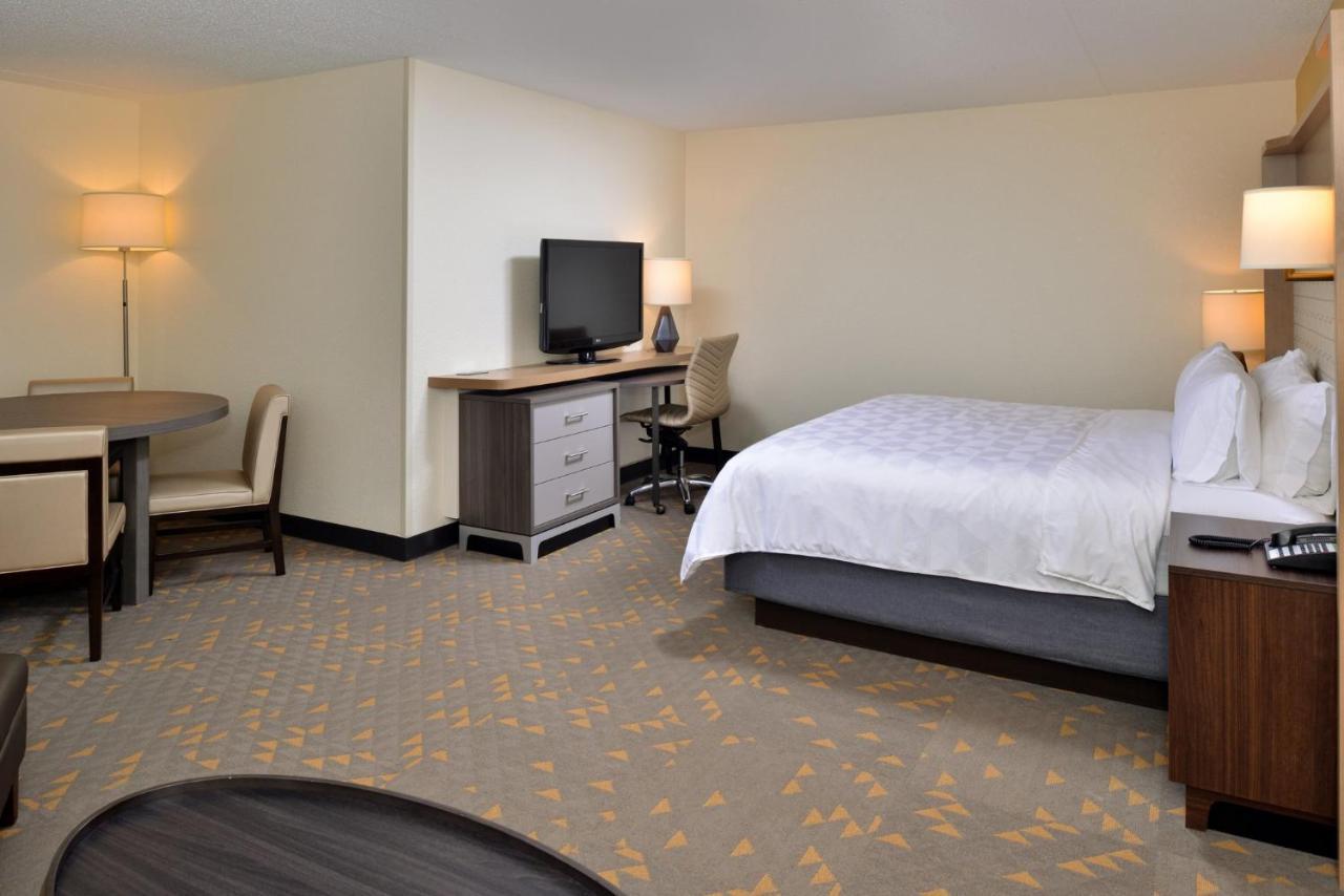 Holiday Inn Hotel & Suites Overland Park-Convention Center By Ihg Exteriör bild