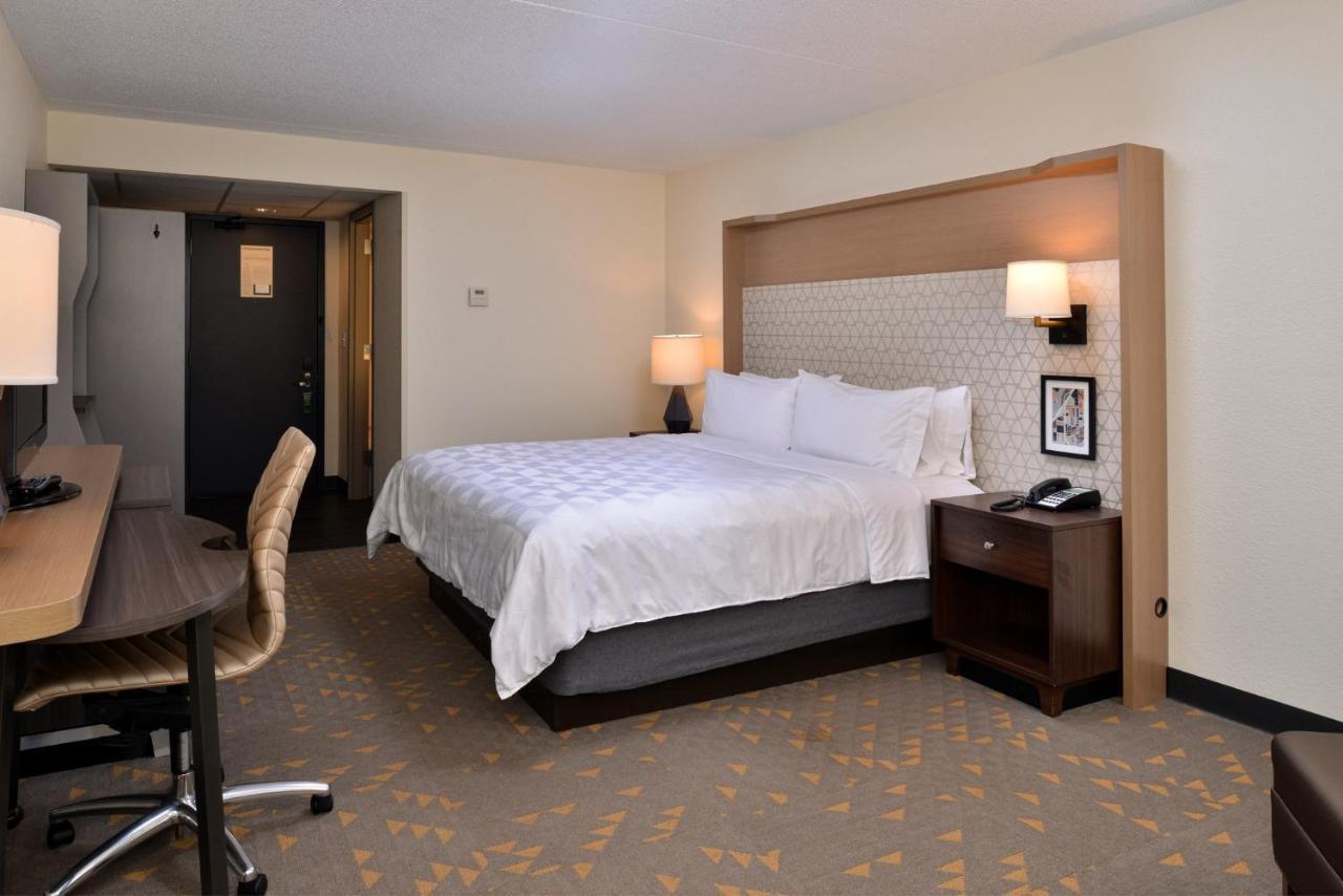 Holiday Inn Hotel & Suites Overland Park-Convention Center By Ihg Exteriör bild