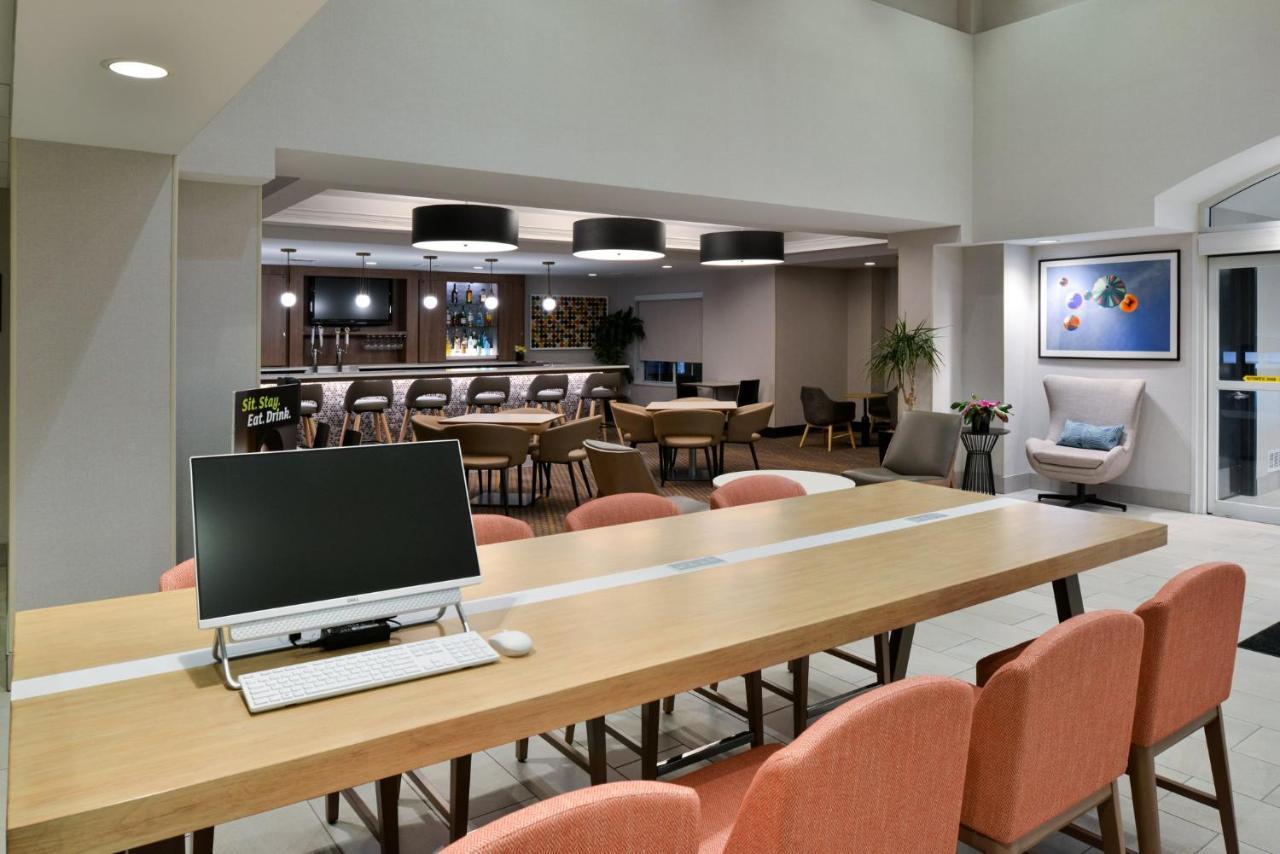 Holiday Inn Hotel & Suites Overland Park-Convention Center By Ihg Exteriör bild