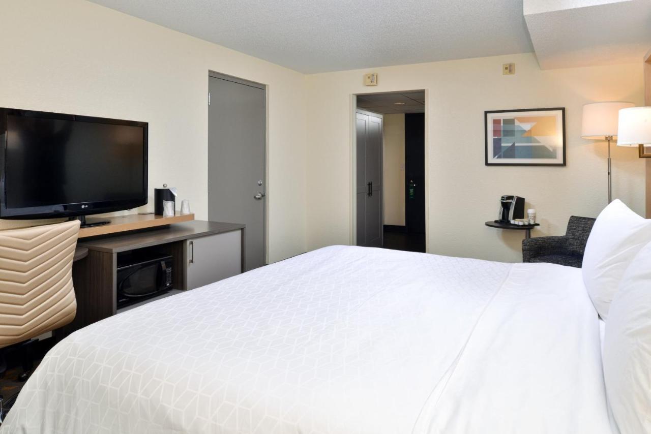 Holiday Inn Hotel & Suites Overland Park-Convention Center By Ihg Exteriör bild