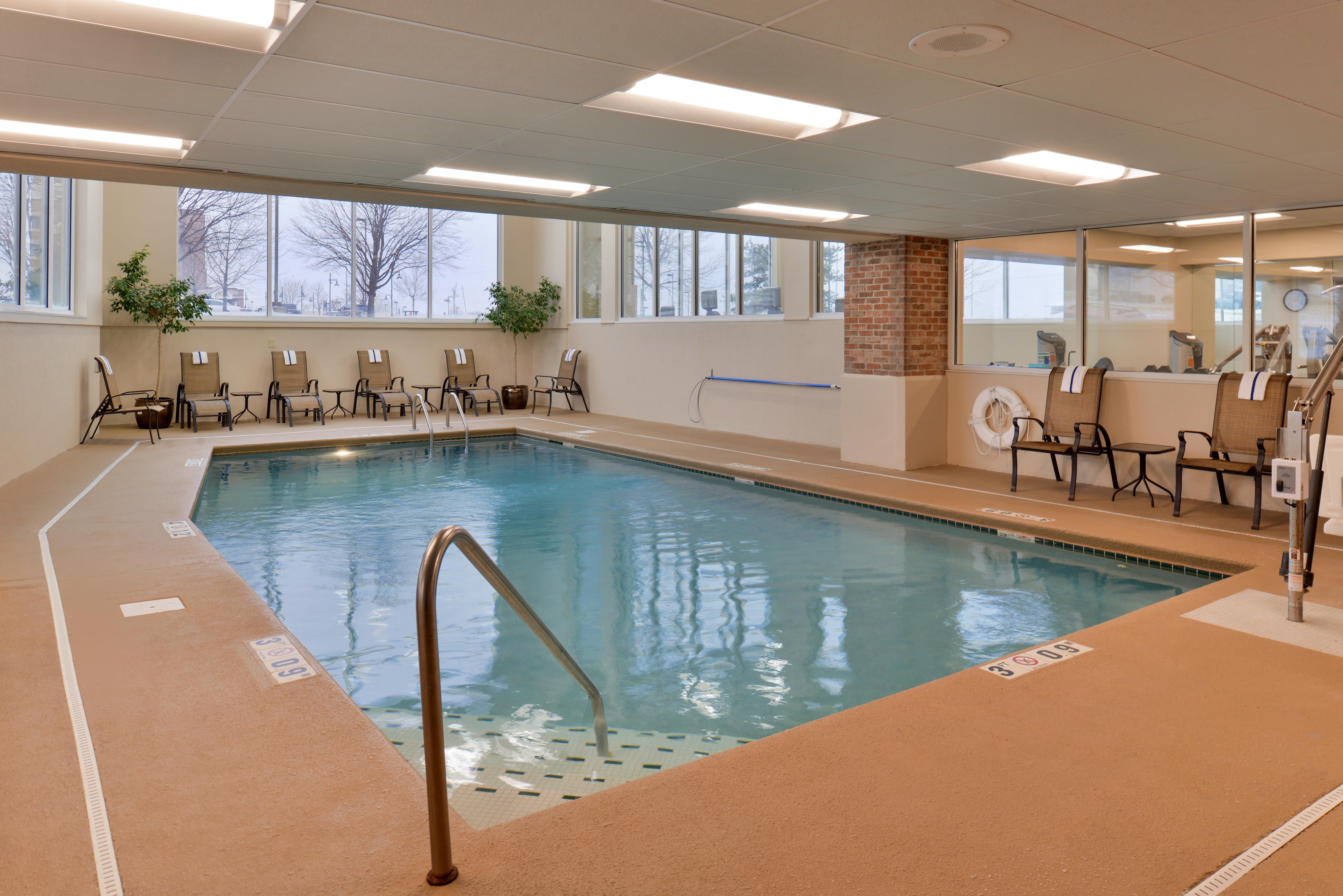 Holiday Inn Hotel & Suites Overland Park-Convention Center By Ihg Exteriör bild
