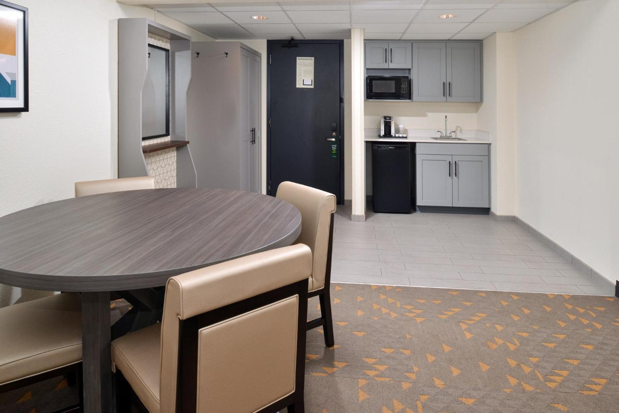 Holiday Inn Hotel & Suites Overland Park-Convention Center By Ihg Exteriör bild