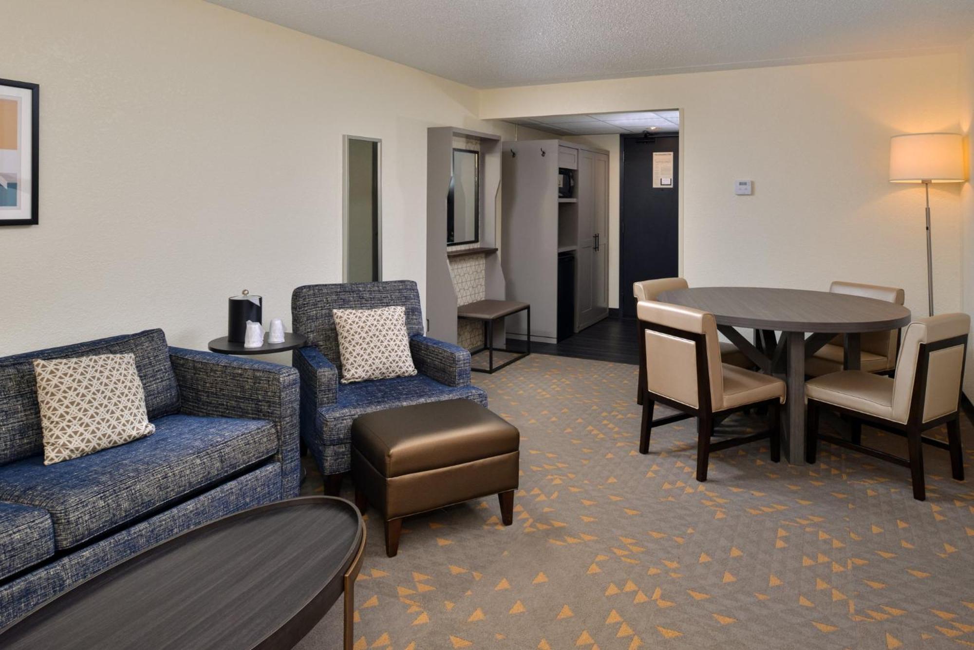 Holiday Inn Hotel & Suites Overland Park-Convention Center By Ihg Exteriör bild